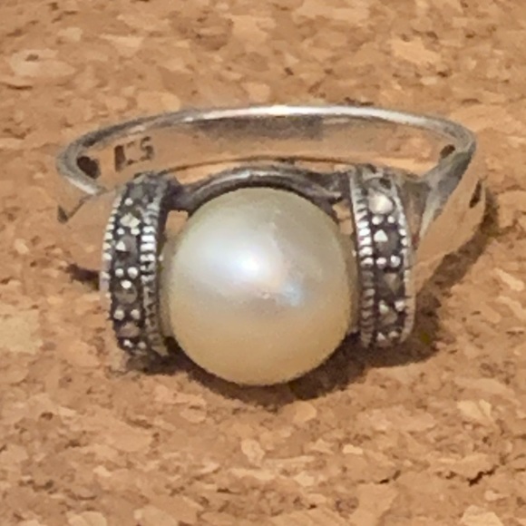 * Vintage Genuine Pearl Marcasite Sterling Silver 925 Ring - Picture 5 of 8